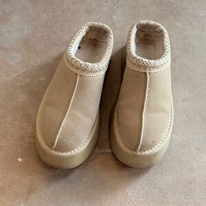 Tan Women's platform slides